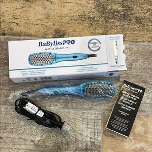 BaBylissPRO Nano Titanium Blue Compact Thermal Paddle Brush 3 Heat Settings